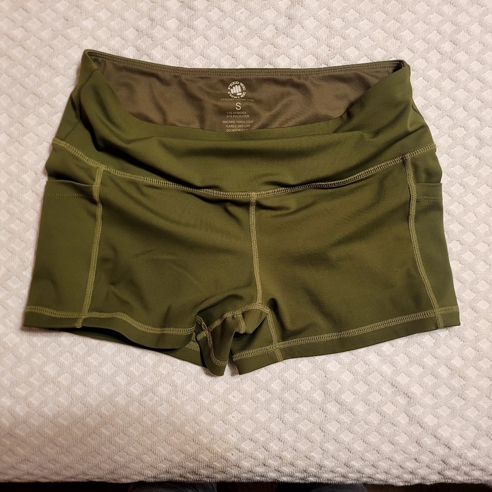 Feed Me Fight Me (S) army green shorts